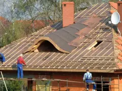 Ile zarabia dekarz na Dolnym Śląsku? Zaskakujące fakty o wynagrodzeniach